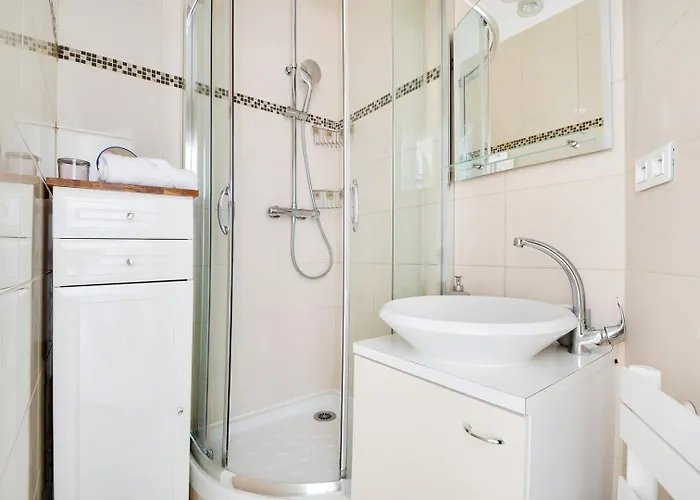 Daire Guestready - Neat Near The Of *